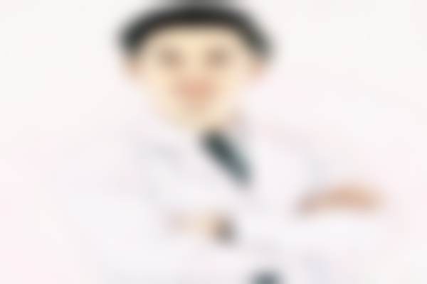 邱聪在南宁东方医疗美容医院的地位与资质背景